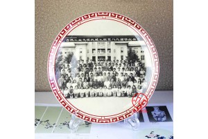 景德镇陶瓷圆盘定制可以作为学院校庆活动纪念品
