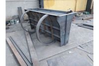 隔离墩钢模具加工，隔离墩钢模具定做，隔离墩钢模具厂