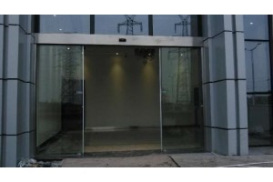 北京怀柔区安装玻璃门，不锈钢自动玻璃门大量安装