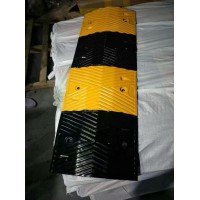 苏州工厂道路黑黄橡胶减速带供应公司