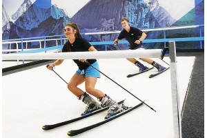 滑雪练习机厂家在哪 室内旱滑雪机