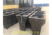 高速公路防撞隔離墩鋼模具介紹