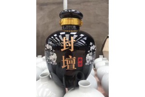 临汾陶瓷酒坛厂家直销 黑釉带锁扣陶瓷酒缸100斤定做