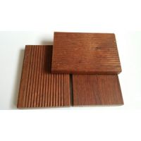 菠蘿格防腐木地板和塑木地板區(qū)別