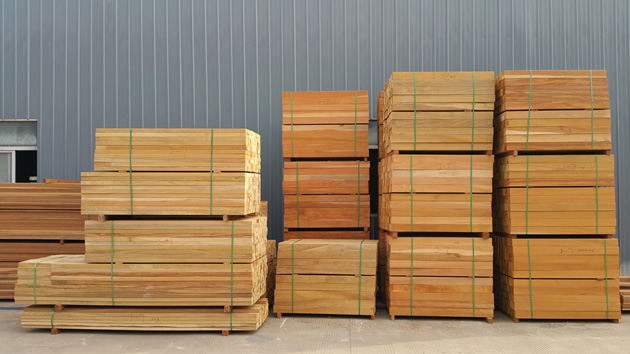 2天然防腐木硬木板材2