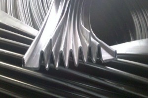 风琴式护栏橡胶伸缩缝的主要作用