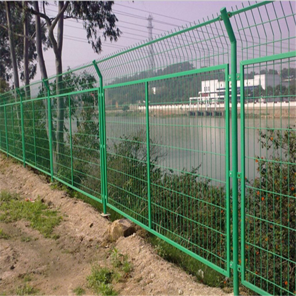 潮州货运港口围栏网 监区防攀刺网 河源部队围墙护栏网安装